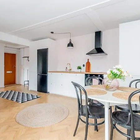 Apartament Viihtyisae Kaksio Keskuskentaen Vieressae