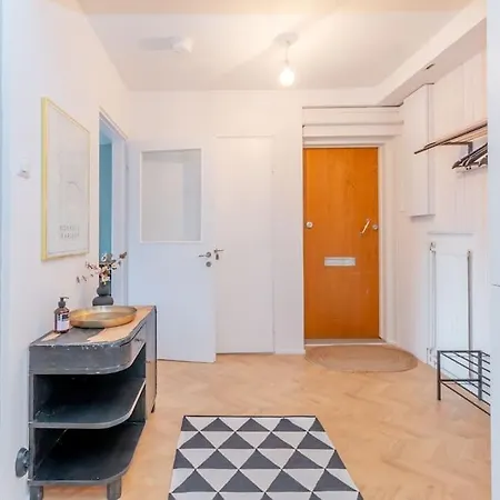 Viihtyisae Kaksio Keskuskentaen Vieressae Apartament *